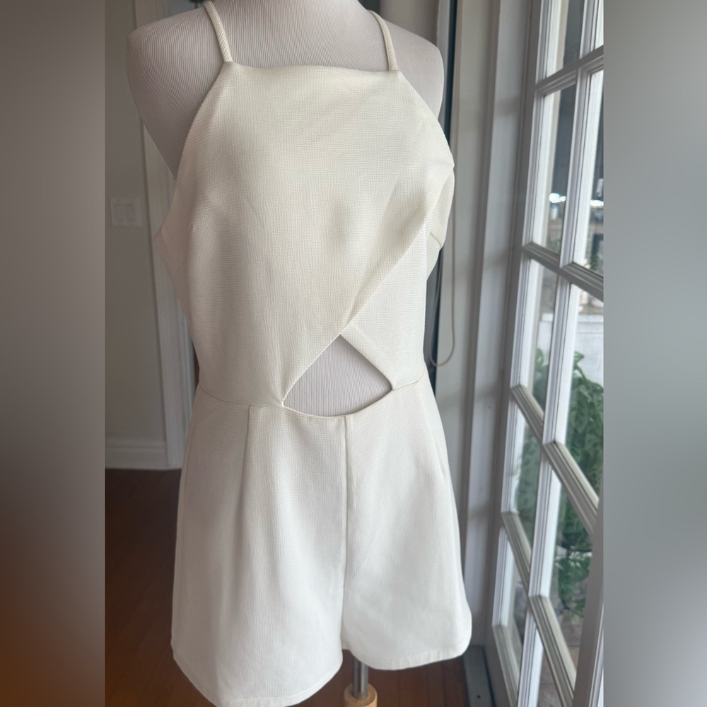 Elegant Cream Sleeveless shorts romper NWT by Sugar Lips